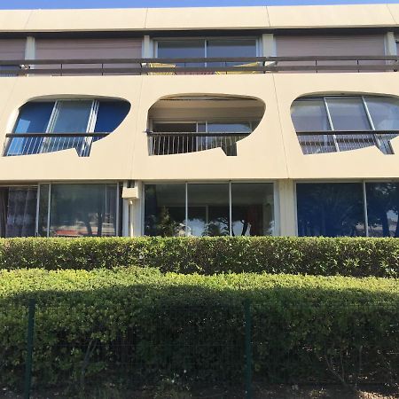 Studio au RDC, residence avec piscine face port Le Grau-du-Roi Extérieur photo