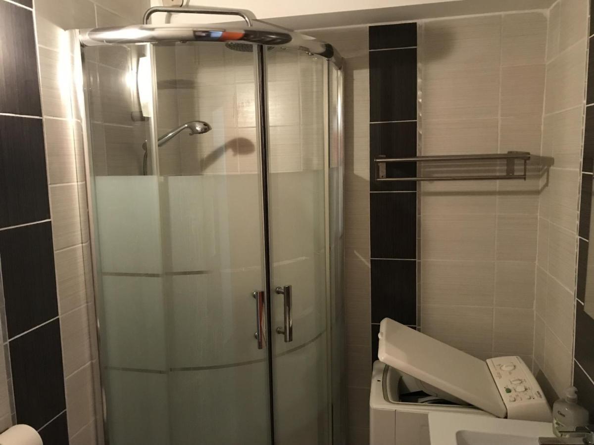 Studio au RDC, residence avec piscine face port Le Grau-du-Roi Extérieur photo